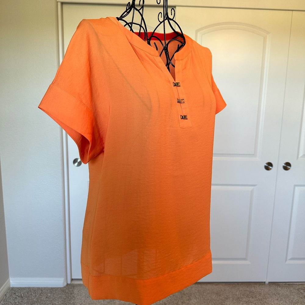 Gorgeous Banana Republic Top - Picture 2 of 6